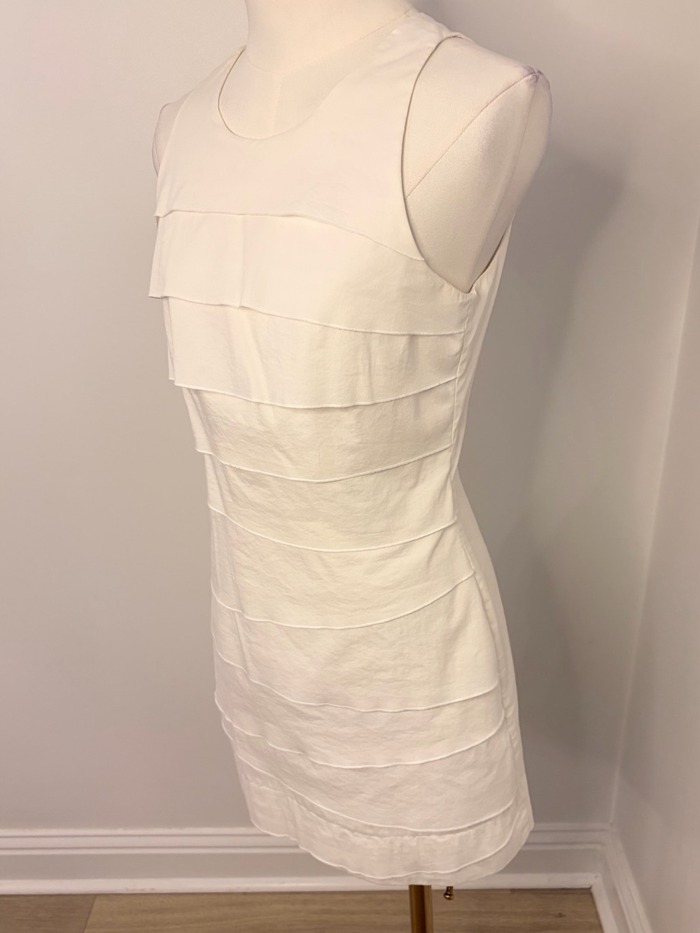 Nicole Miller Studio white sleeveless tiered shift mini dress size 4